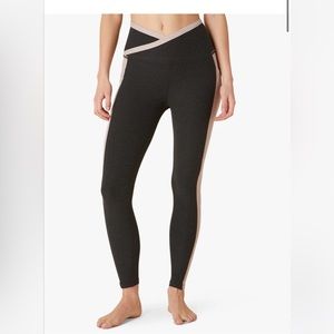 Beyond Yoga - crossover waist - Spacedye On Block High Waisted Midi Legging